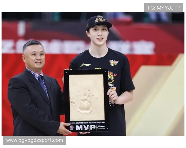 再现东莞第一初中生实力！率队险胜，清华后卫又拿下MVP